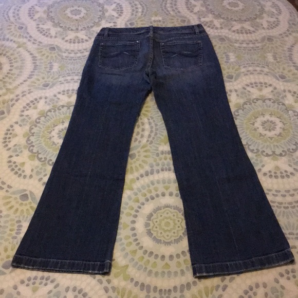 💙WHBM Flare Leg Denim Jeans - Picture 3 of 10